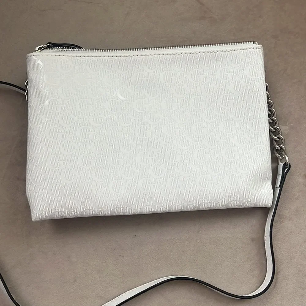 *Guess* True White Silver Chain Monogram Double Zip Crossbody Messenger Bag EUC!